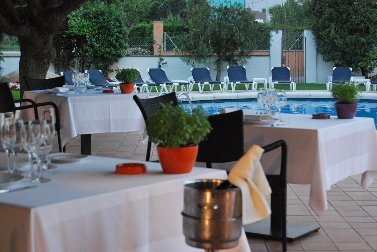 Hotel Restaurant Bon Retorn Figueres  Exteriör bild